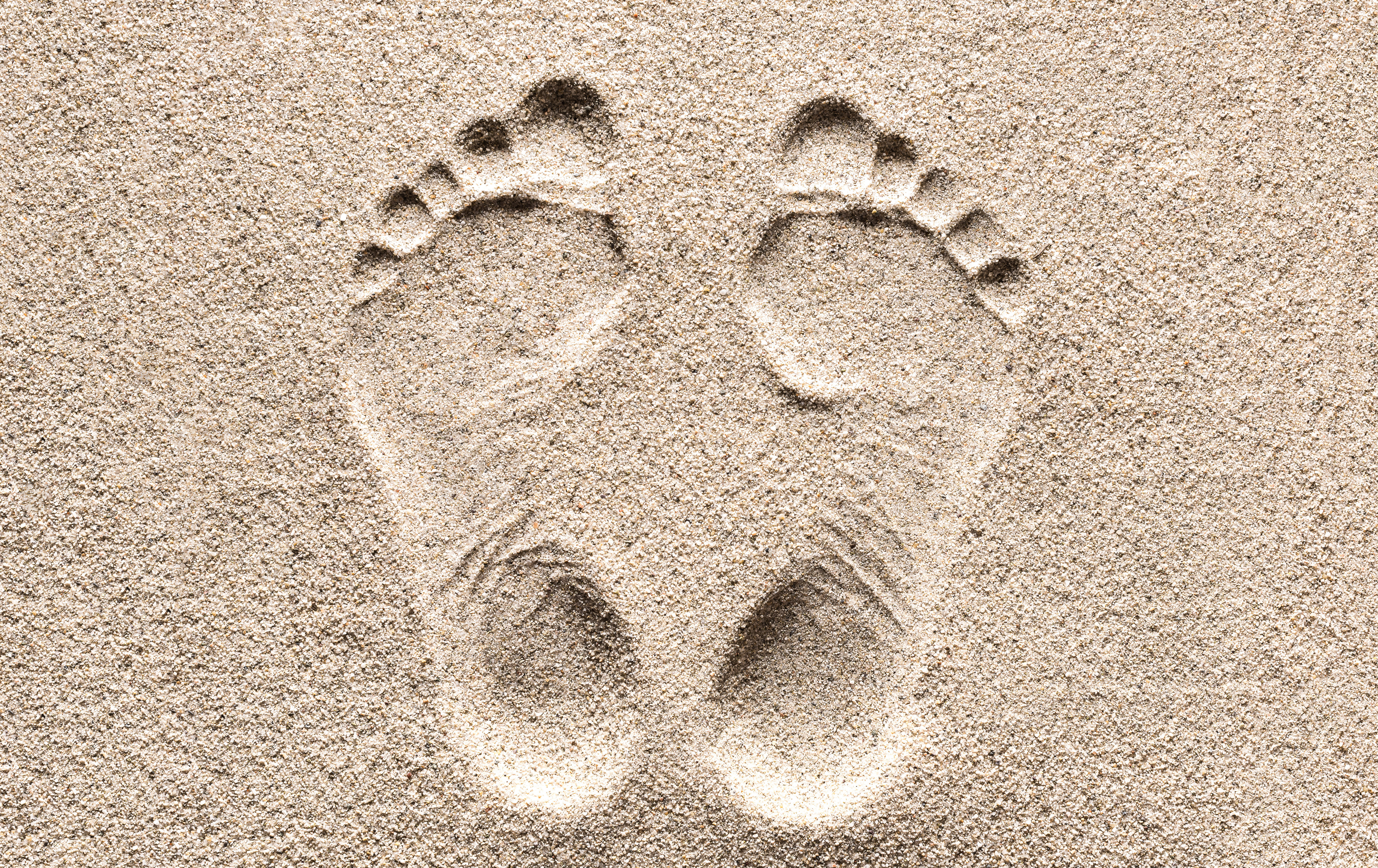 След выбор каждого. Отпечаток стопы на песке. Человеческие следы. Объемные следы. Следы ног на песке.