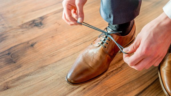 Herrenschuh aus Leder mit Schnürsenkel